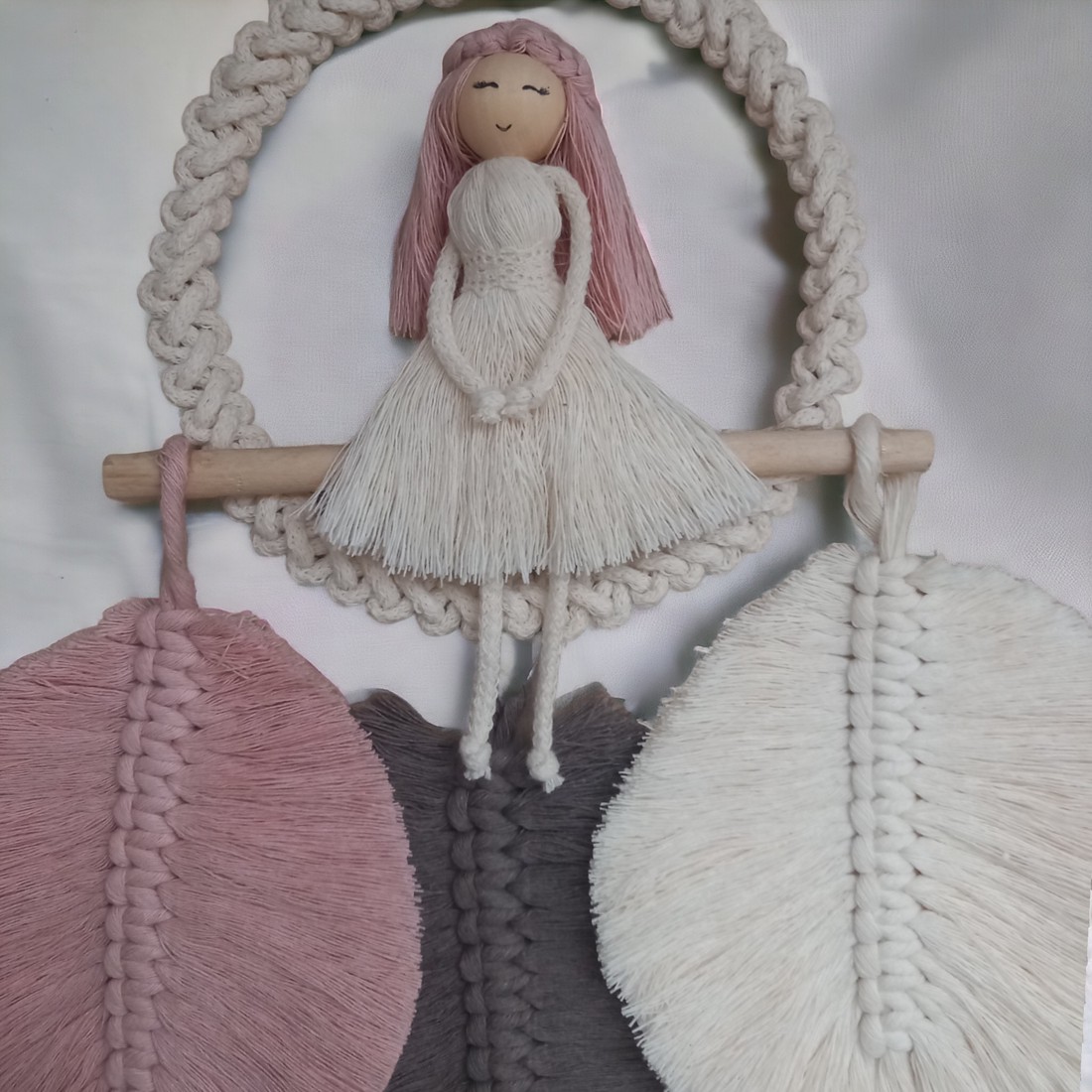 Macramé păpușă cu frunze decor de perete - - Artynos.ro Macramé păpușă cu frunze decor de perete - - Artynos.ro