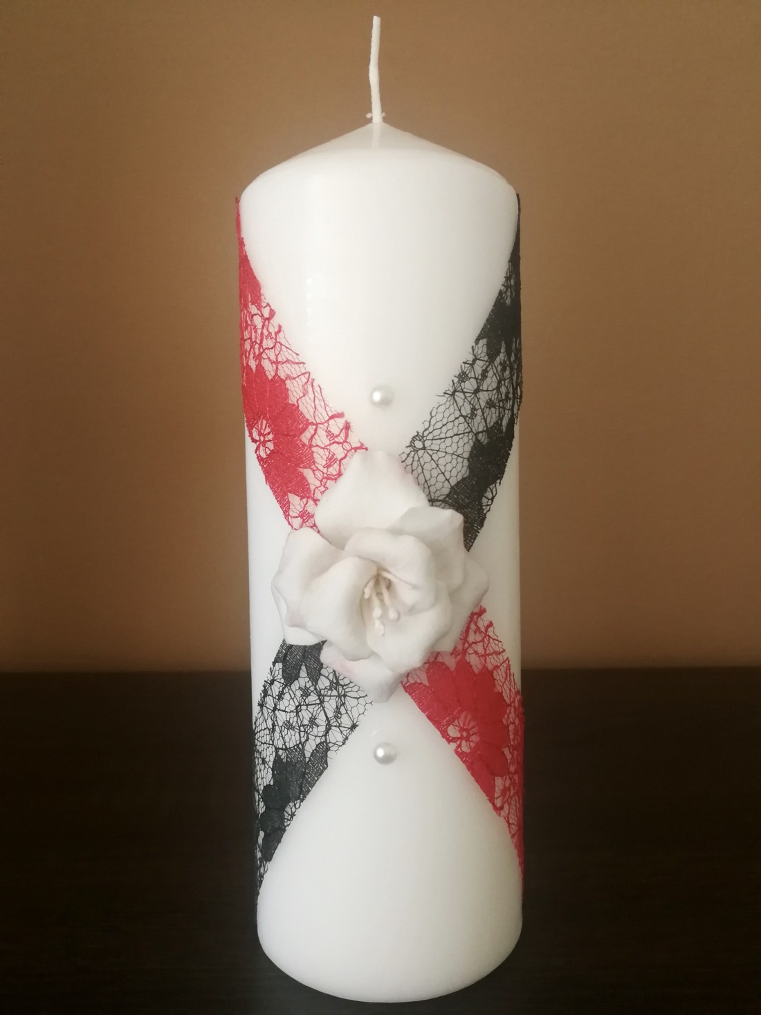Set romantic de nunta .. decorat cu flori handmade - accesorii nuntă - materiale decor pentru nuntă - decorațiuni nuntă - Artynos.ro