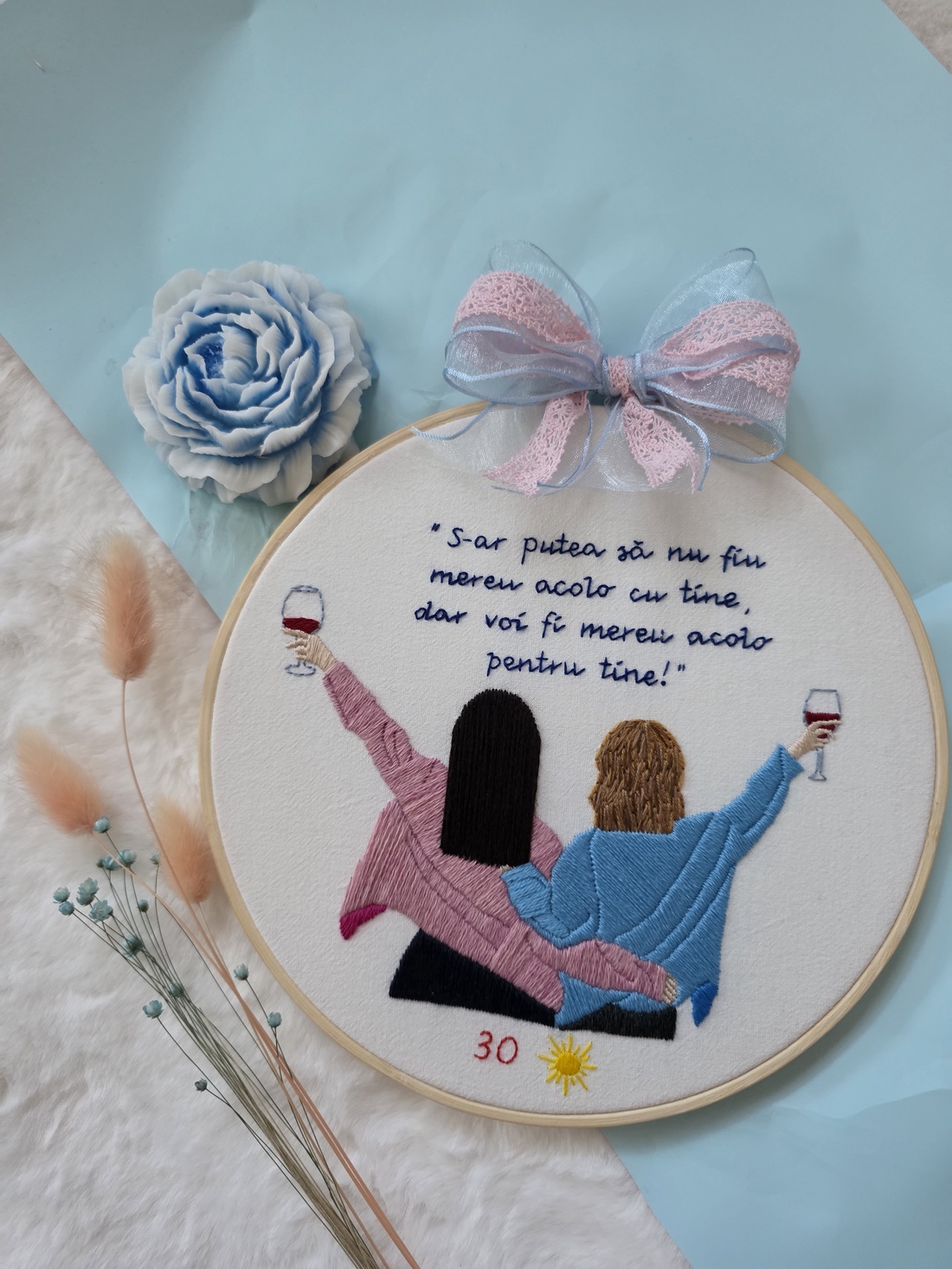 Tablou despre prietenie  - arte vizuale și accesorii  - imagini cu broderii - alte tablouri textil - Artynos.ro