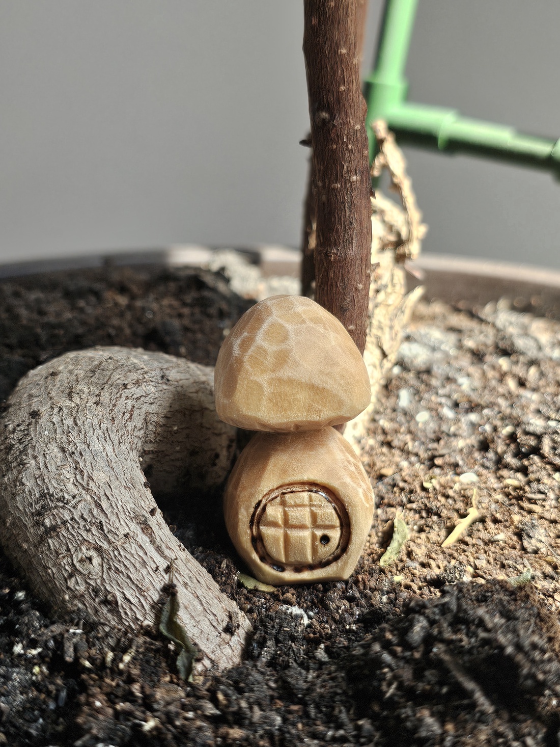 Hobbit 'shroom - arte vizuale și accesorii  - sculptură - statuie lemn - Artynos.ro