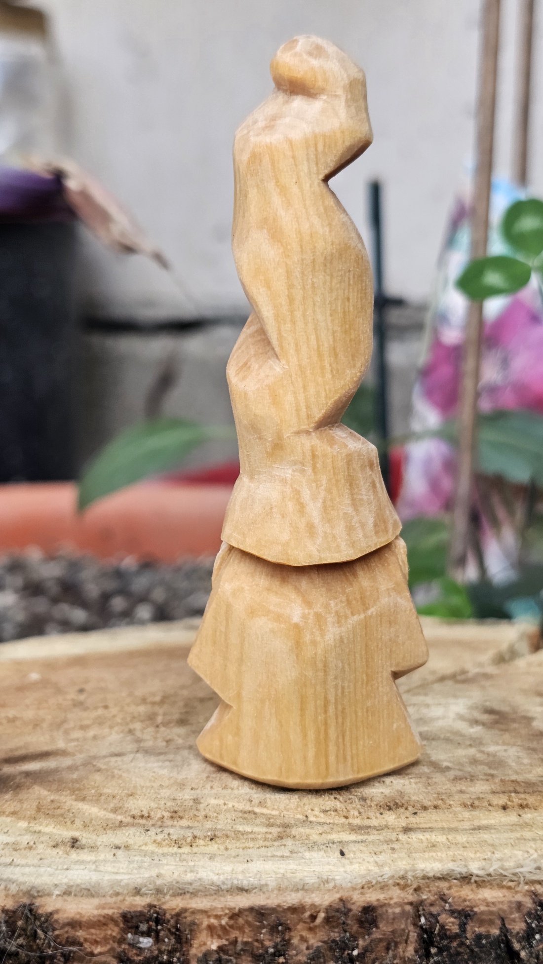 Gnom călător -tall hat - arte vizuale și accesorii  - sculptură - statuie lemn - Artynos.ro
