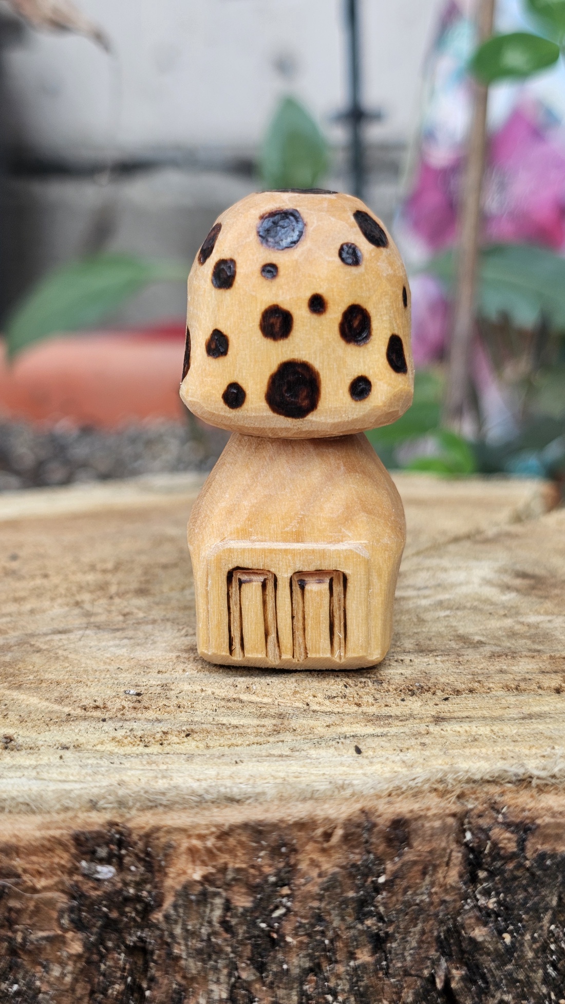 Spotted mushroom - arte vizuale și accesorii  - sculptură - statuie lemn - Artynos.ro