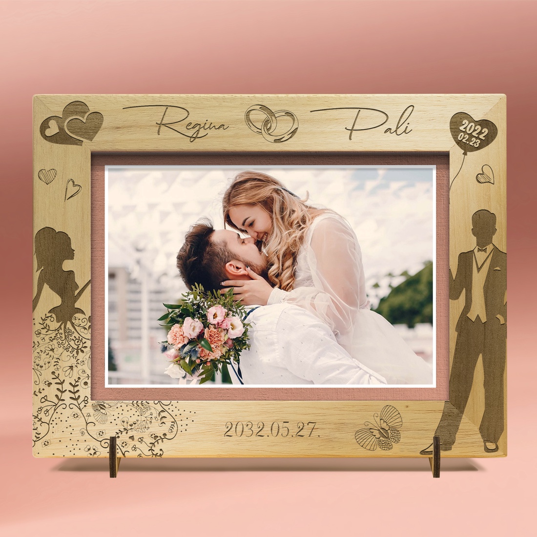 Ramă foto gravată personalizat, disponibilă pentru nuntă sau logodnă. - accesorii nuntă - amintiri și cadouri de nuntă - cadou nuntă - ramă foto cu pușculiță de bani - Artynos.ro Ramă foto gravată personalizat, disponibilă pentru nuntă sau logodnă. - accesorii nuntă - amintiri și cadouri de nuntă - cadou nuntă - ramă foto cu pușculiță de bani - Artynos.ro