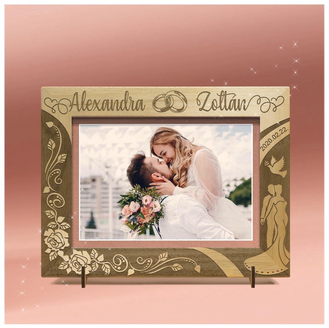 Ramă foto gravată personalizat, disponibilă pentru nuntă sau logodnă. - accesorii nuntă - amintiri și cadouri de nuntă - cadou nuntă - ramă foto cu pușculiță de bani - Artynos.ro Ramă foto gravată personalizat, disponibilă pentru nuntă sau logodnă. - accesorii nuntă - amintiri și cadouri de nuntă - cadou nuntă - ramă foto cu pușculiță de bani - Artynos.ro