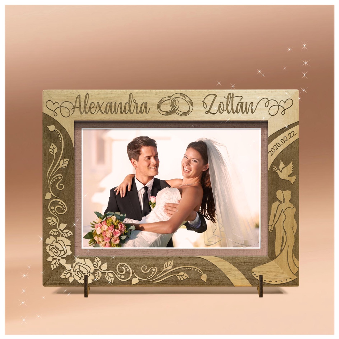 Ramă foto gravată personalizat, disponibilă pentru nuntă sau logodnă. - accesorii nuntă - amintiri și cadouri de nuntă - cadou nuntă - ramă foto cu pușculiță de bani - Artynos.ro