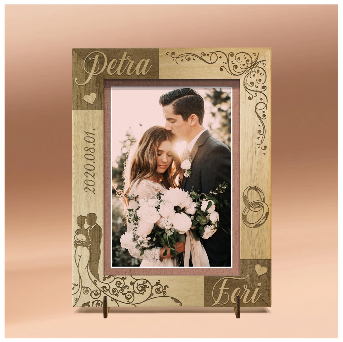 Ramă foto gravată personalizat, disponibilă pentru nuntă sau logodnă. - accesorii nuntă - amintiri și cadouri de nuntă - cadou nuntă - ramă foto cu pușculiță de bani - Artynos.ro Ramă foto gravată personalizat, disponibilă pentru nuntă sau logodnă. - accesorii nuntă - amintiri și cadouri de nuntă - cadou nuntă - ramă foto cu pușculiță de bani - Artynos.ro