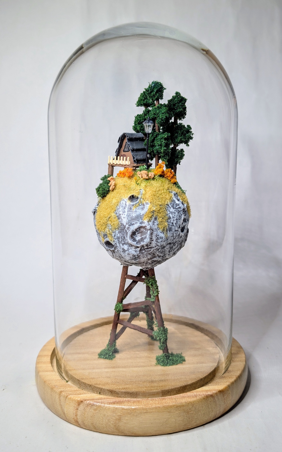 Diorama Pe luna - casă & stil de viață - accesorii pentru casă și grădină - clopote de vânt - Artynos.ro Diorama Pe luna - casă & stil de viață - accesorii pentru casă și grădină - clopote de vânt - Artynos.ro