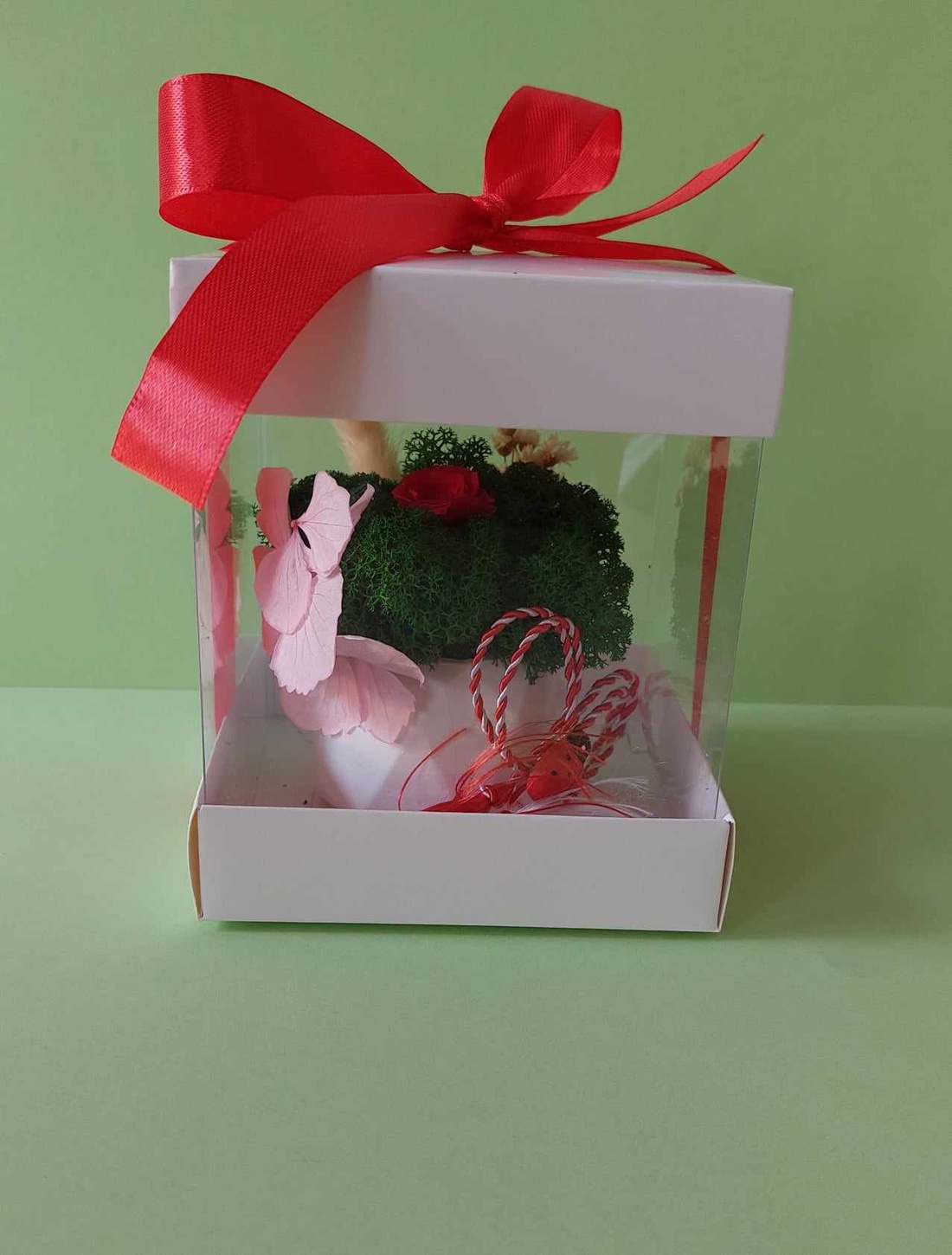 Martisor cu trandafir criogenat si licheni - bijuterii - mărțișor - Artynos.ro