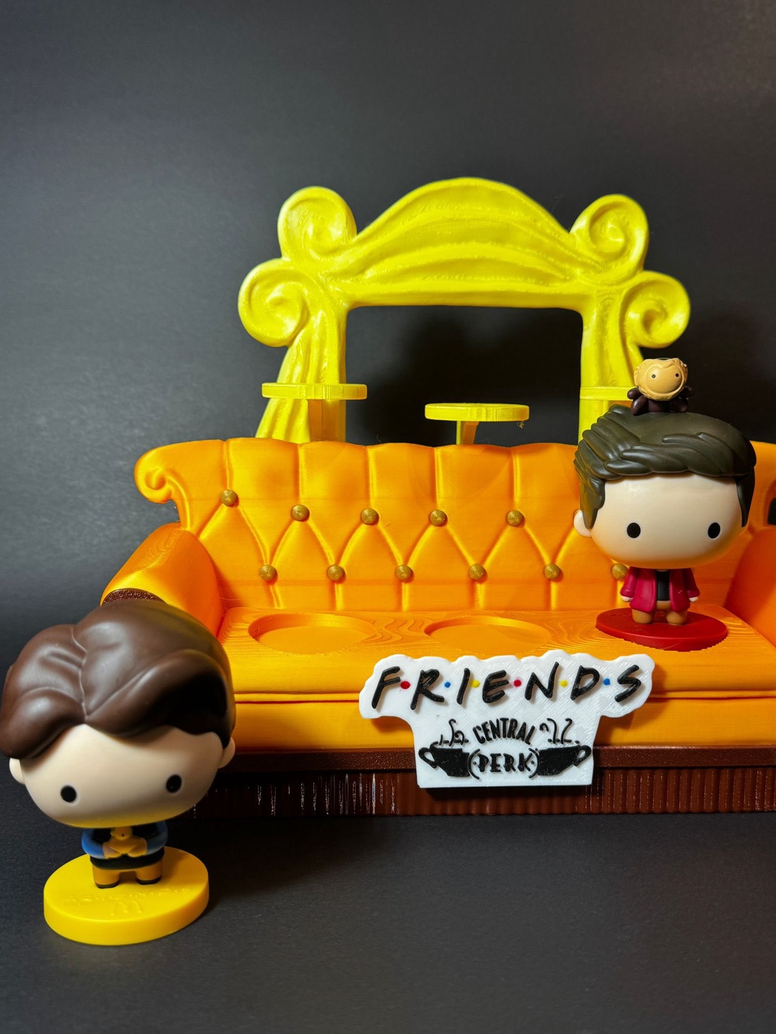 Canapea Friends - arte vizuale și accesorii  - alte colecții - Artynos.ro