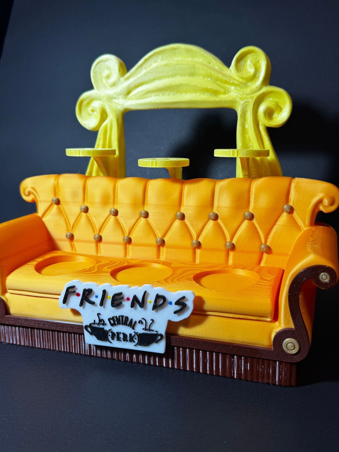 Canapea Friends - arte vizuale și accesorii  - alte colecții - Artynos.ro