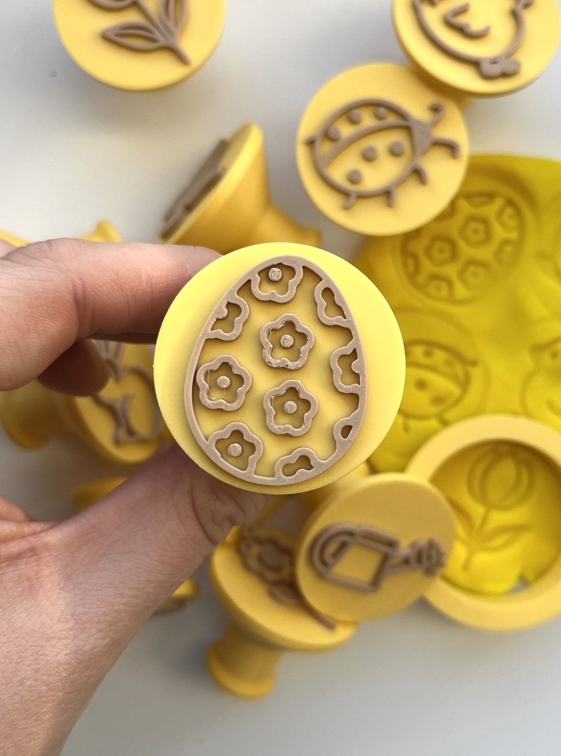 Set de ștampile și forme pentru prăjituri de Paște � Iepuraș, Puișor, Fluture, Gărgăriță și multe altele � 12 piese - jucării și echipamente pentru copii - puzzle, jocuri puzzle - puzzle cu forme - Artynos.ro