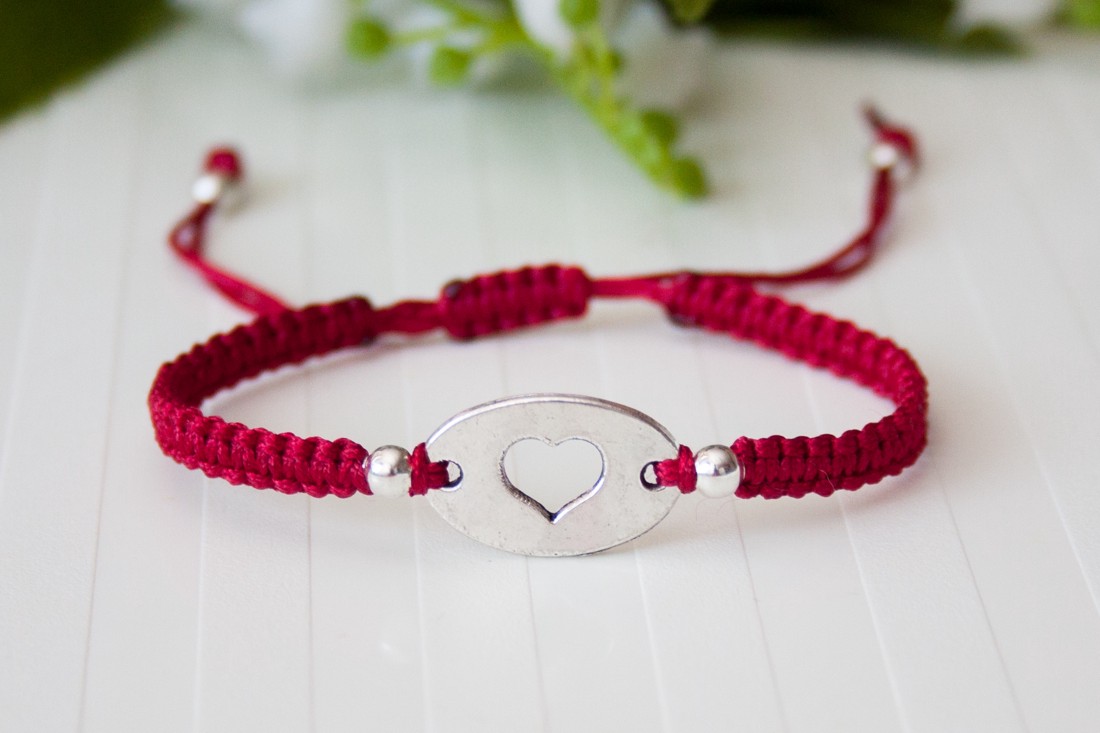 Brățară macramé împletită - Hearts burgundy -  - Artynos.ro