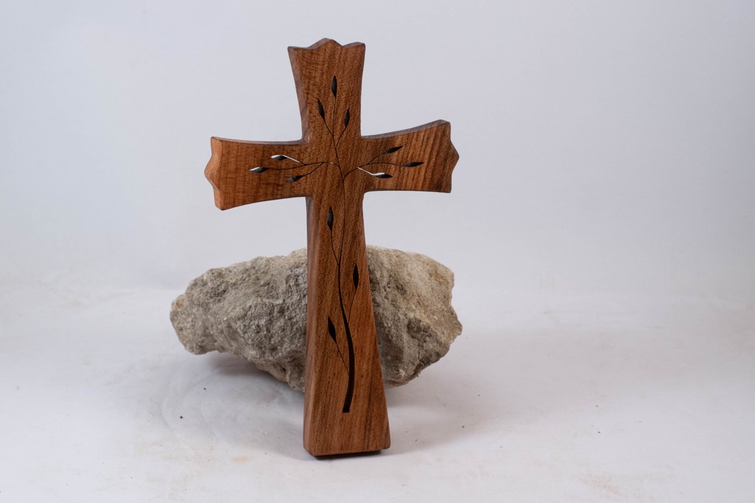 Cruce din lemn cu model, cruce de perete  - casă & stil de viață - accesorii religioase - cruce - Artynos.ro