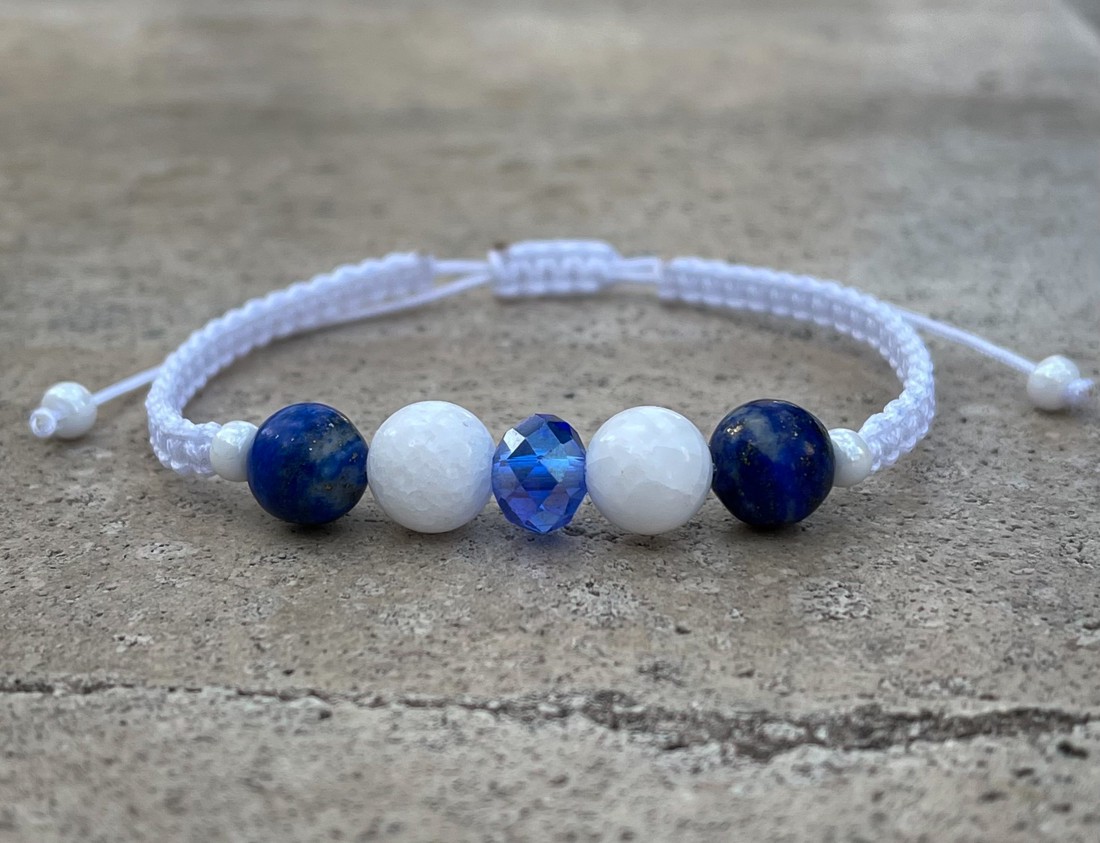 Set de brățări minerale Lapis Lazuli și jad alb - - Artynos.ro Set de brățări minerale Lapis Lazuli și jad alb - - Artynos.ro