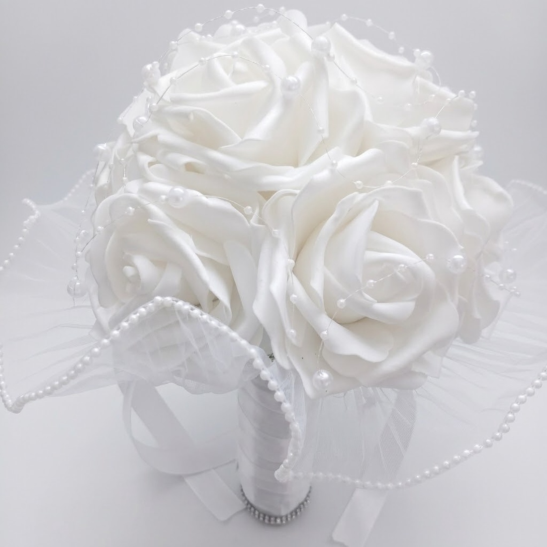 Buchet de Mireasă Artynos � Eleganță Clasică și Puritate - accesorii nuntă - accesorii de nuntă - voal mirese - Artynos.ro