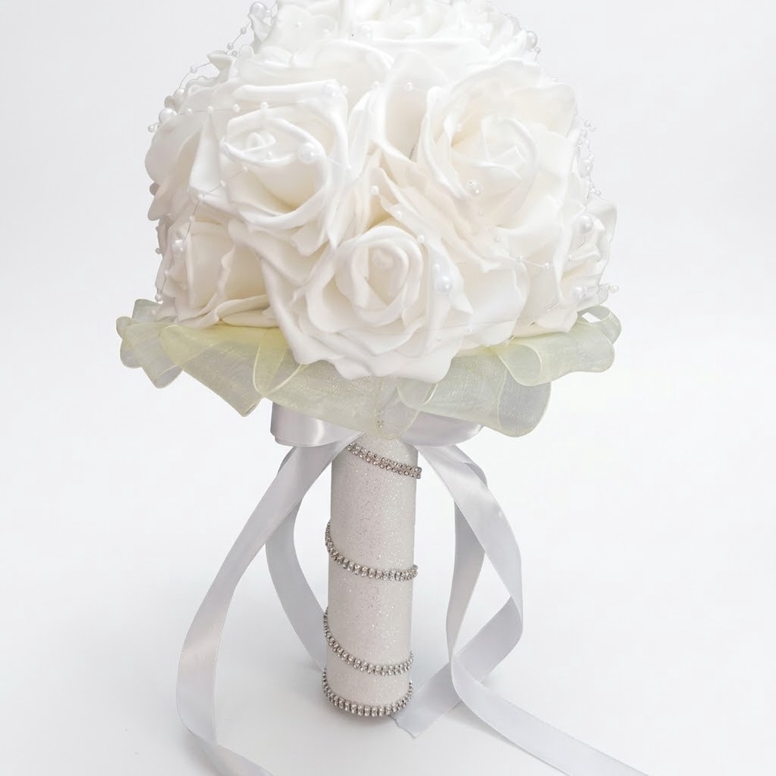 Buchet de Mireasă  � Strălucire, Puritate și Elegancă Delicată - accesorii nuntă - accesorii de nuntă - voal mirese - Artynos.ro