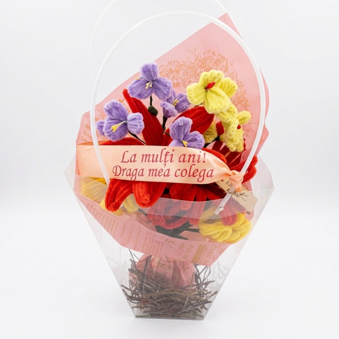 Aranjament Floral Multicolor cu Crini Roșii și Mesaj Special   - casă & stil de viață - decorațiuni de casă - accesorii florale - buchete de flori - Artynos.ro