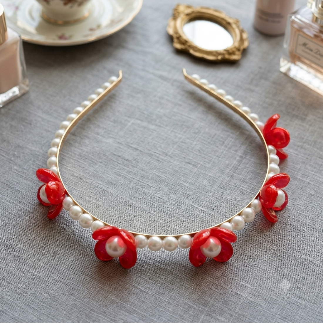 Coroniță Elegantă cu Perle și Flori Roșii - accesorii nuntă - bijuterii mireasă - set bijuterii de mireasă - Artynos.ro