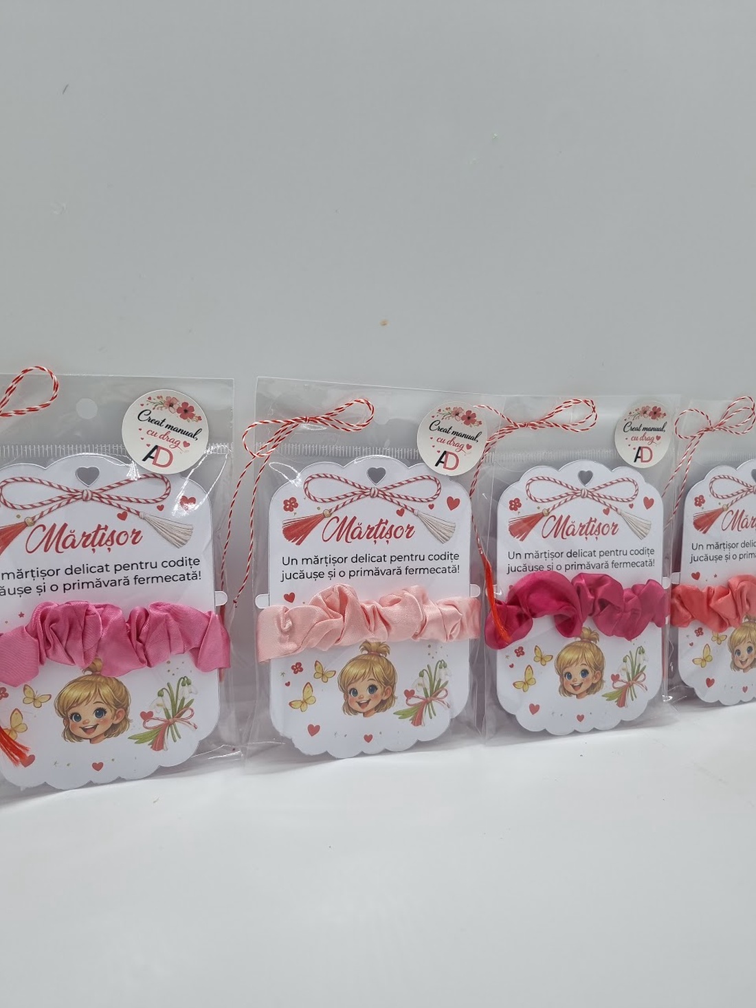 Mărțișoare cu scrunchie pentru fetițe - bijuterii - mărțișor - Artynos.ro