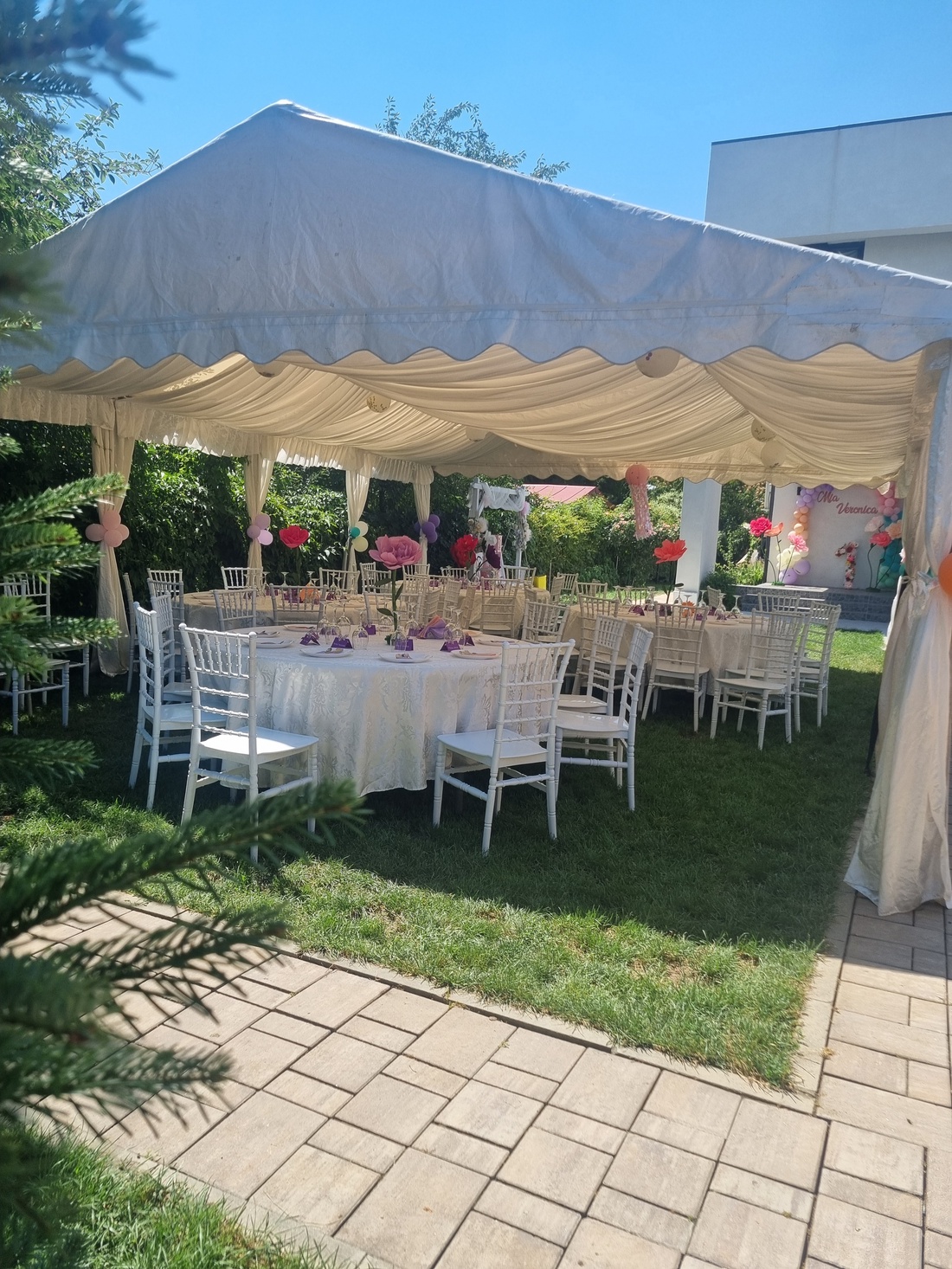 Flori decorative din hârtie � eleganță pentru orice eveniment - accesorii nuntă - materiale decor pentru nuntă - decorațiuni nuntă - Artynos.ro