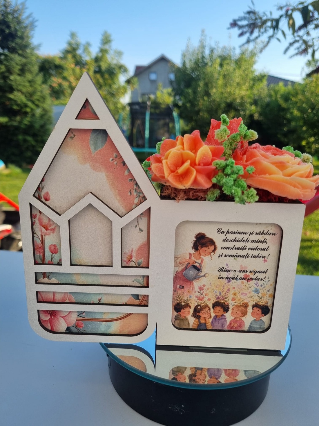 Aranjament floral Creion pentru educatoare sau învățătoare - casă & stil de viață - decorațiuni de casă - accesorii florale - cutii cu flori - Artynos.ro