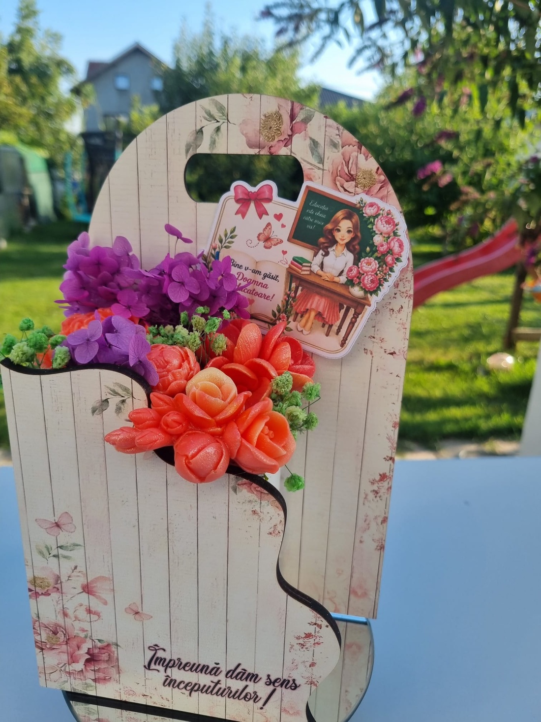 Aranjament floral din flori de săpun parfumat - casă & stil de viață - decorațiuni de casă - accesorii florale - cutii cu flori - Artynos.ro