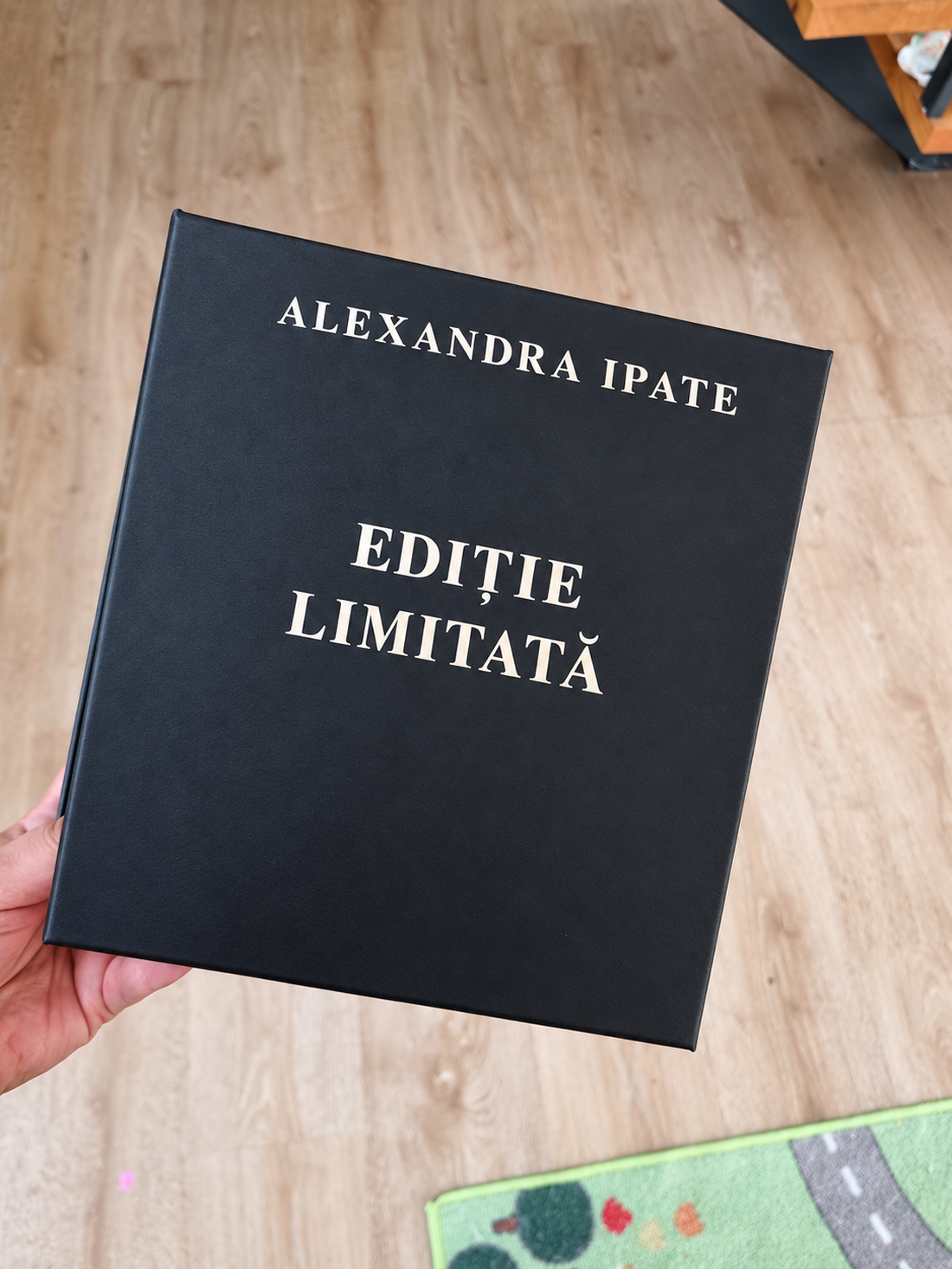Agendă A5 din Piele Ecologica si Pix Multifunctional cu Gel Negru Personalizata - casă & stil de viață - seturi de cadou - Artynos.ro