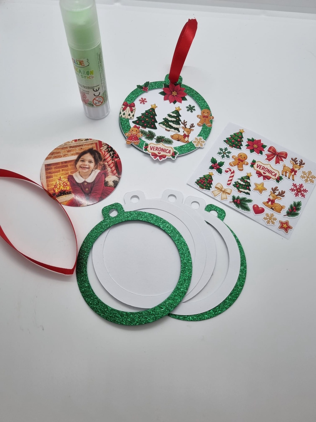 Glob de Crăciun DIY personalizat cu fotografie și nume � kit creativ pentru copii - crăciun - decorațiuni de crăciun de casă - figurine pentru pomul de crăciun - Artynos.ro