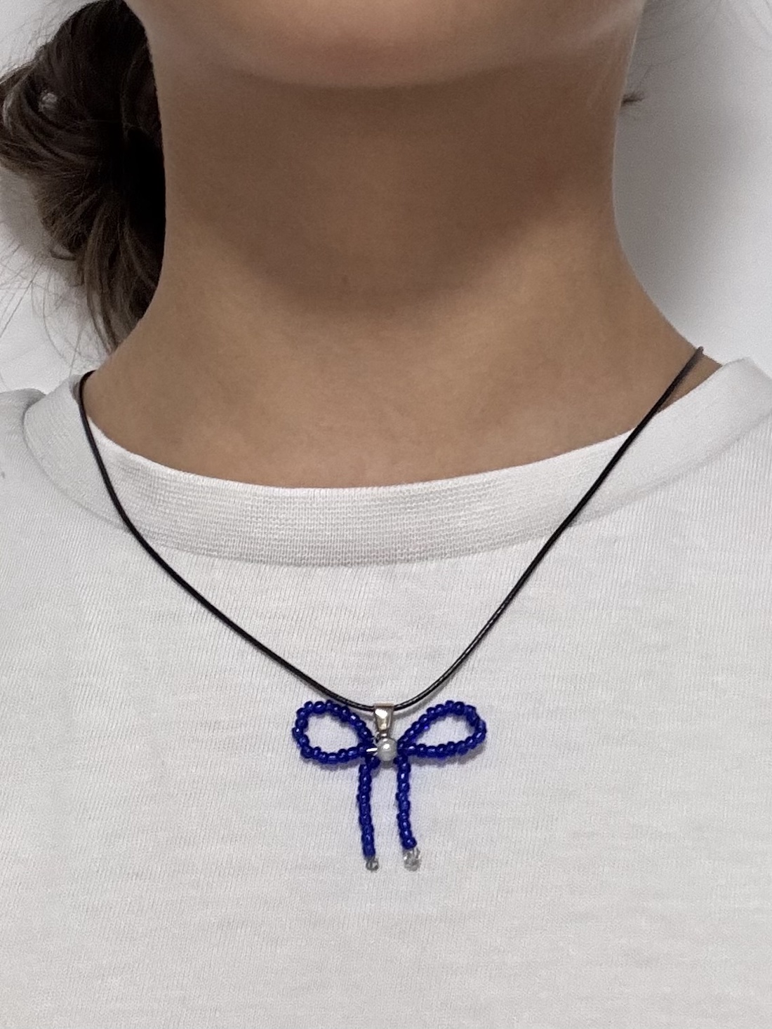 Colier cu pandantiv fundiță - bijuterii - coliere - coliere cu pandative - Artynos.ro