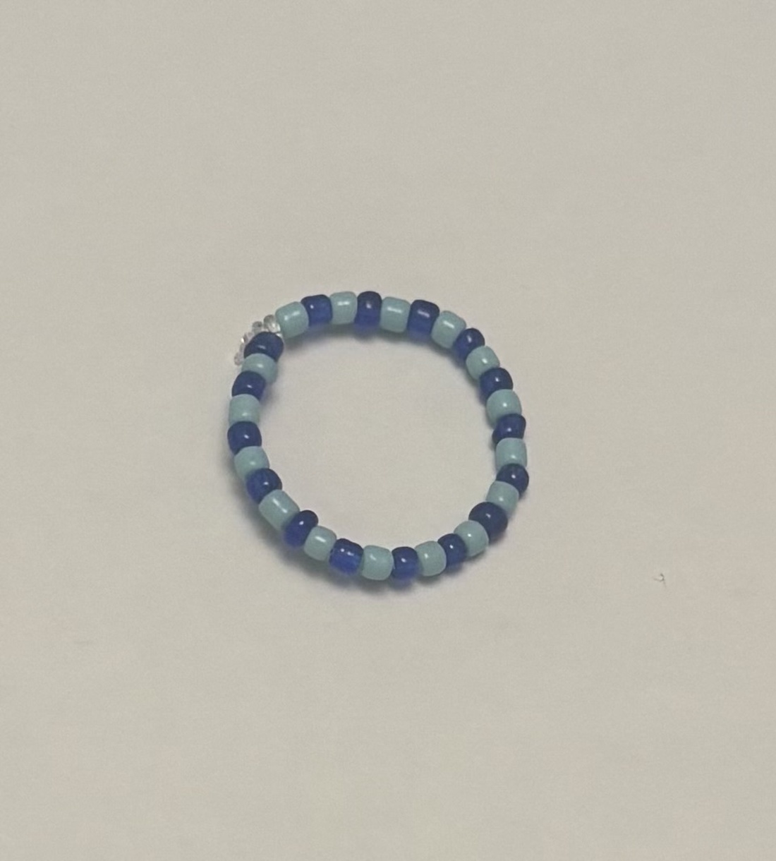 Inel din mărgeluțe albastre - bijuterii - inele - inele cu perle - Artynos.ro