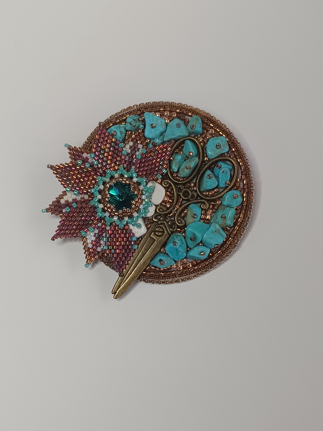 Broșa Lady - bijuterii - broșe - Artynos.ro