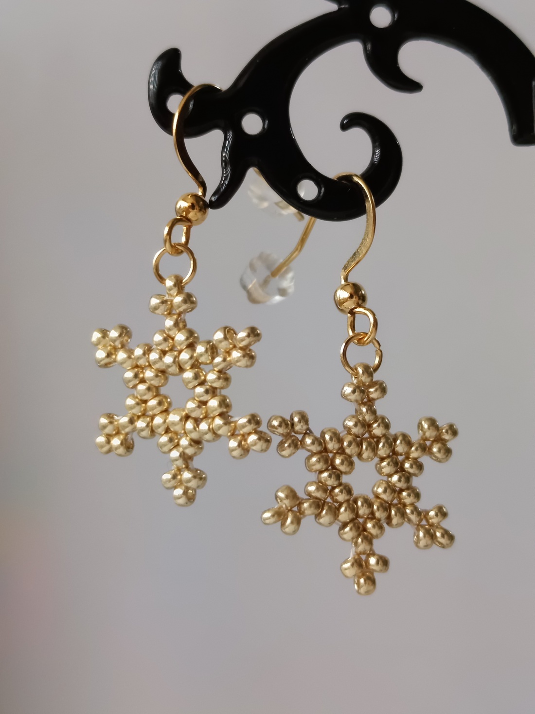 Cercei fulg de nea - bijuterii - cercei - cercei din mărgele - Artynos.ro