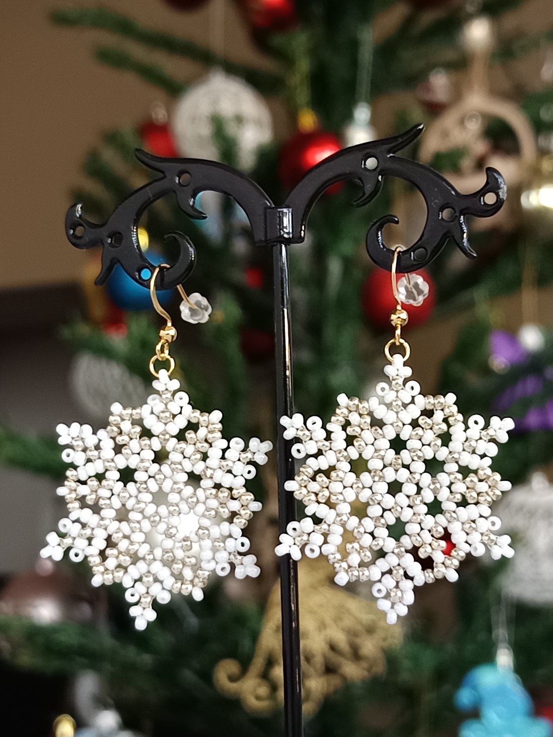 Cercei fulg de nea  - bijuterii - cercei - cercei din mărgele - Artynos.ro