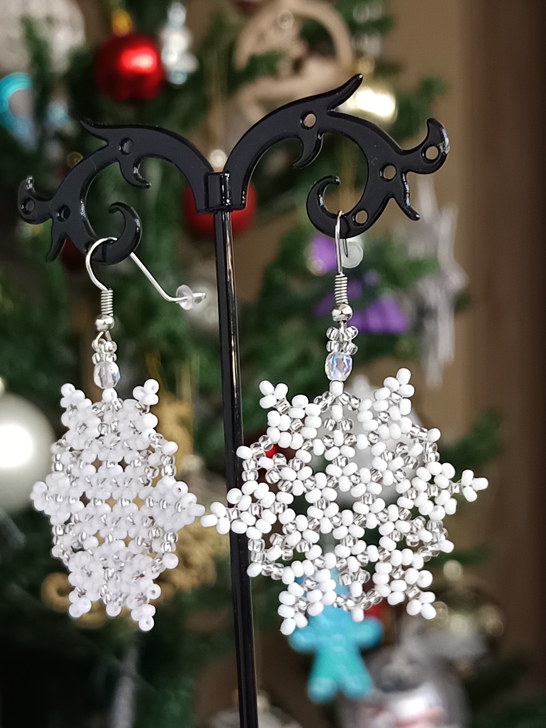 Cercei fulg de nea  - bijuterii - cercei - cercei din mărgele - Artynos.ro