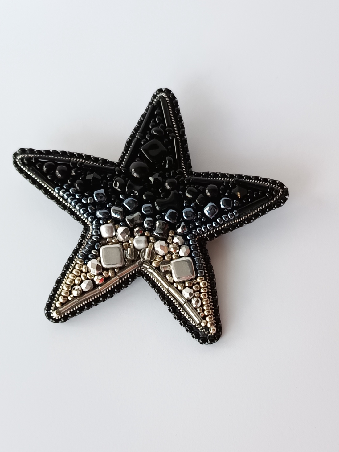 Broșă stea - bijuterii - broșe - Artynos.ro