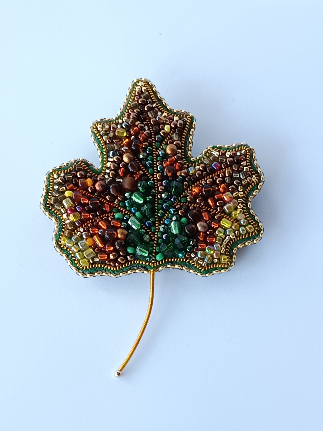 Broșă frunză de arțar  - bijuterii - broșe - Artynos.ro