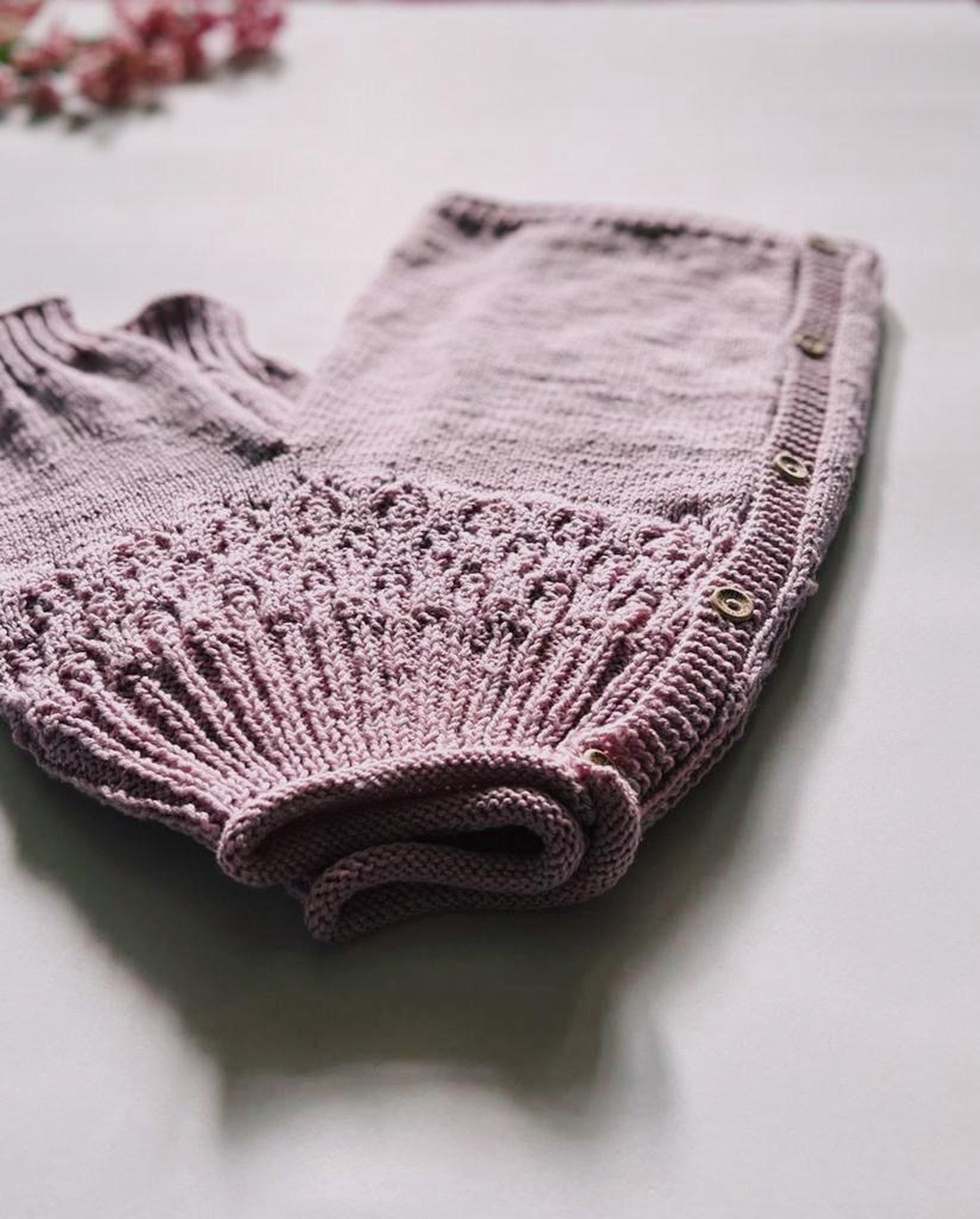 Cardigan tricotat manual - îmbrăcăminte și modă - haine damă - hanorace, cardigane - Artynos.ro Cardigan tricotat manual - îmbrăcăminte și modă - haine damă - hanorace, cardigane - Artynos.ro