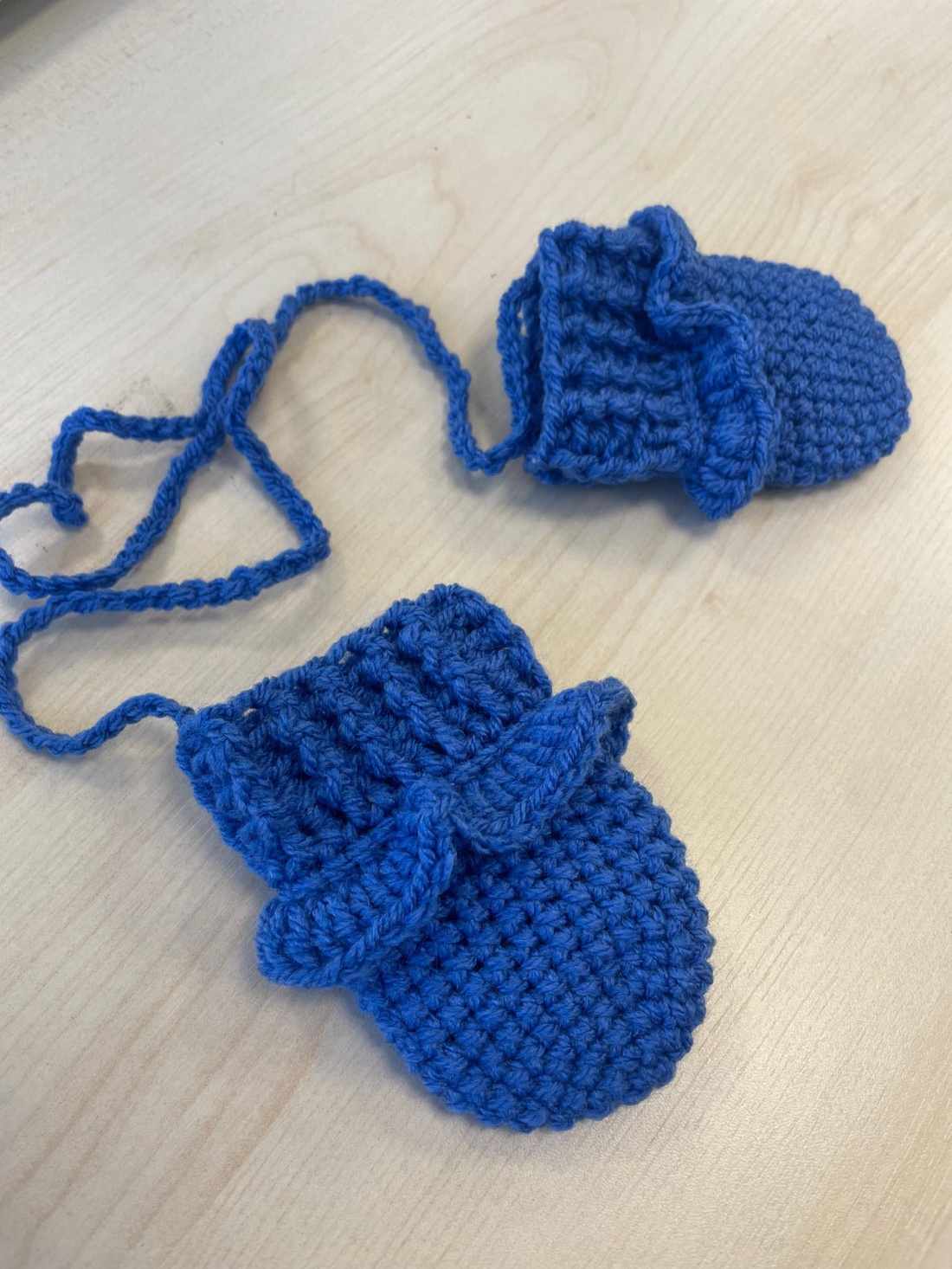 Set caciulita si manusi nou-nascut - jucării și echipamente pentru copii - saci și seturi pentru copii - seturi pentru copii - Artynos.ro