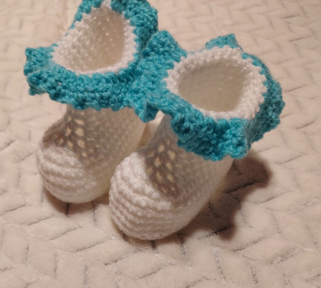 Set bebelusi - jucării și echipamente pentru copii - daruri de botez - Artynos.ro