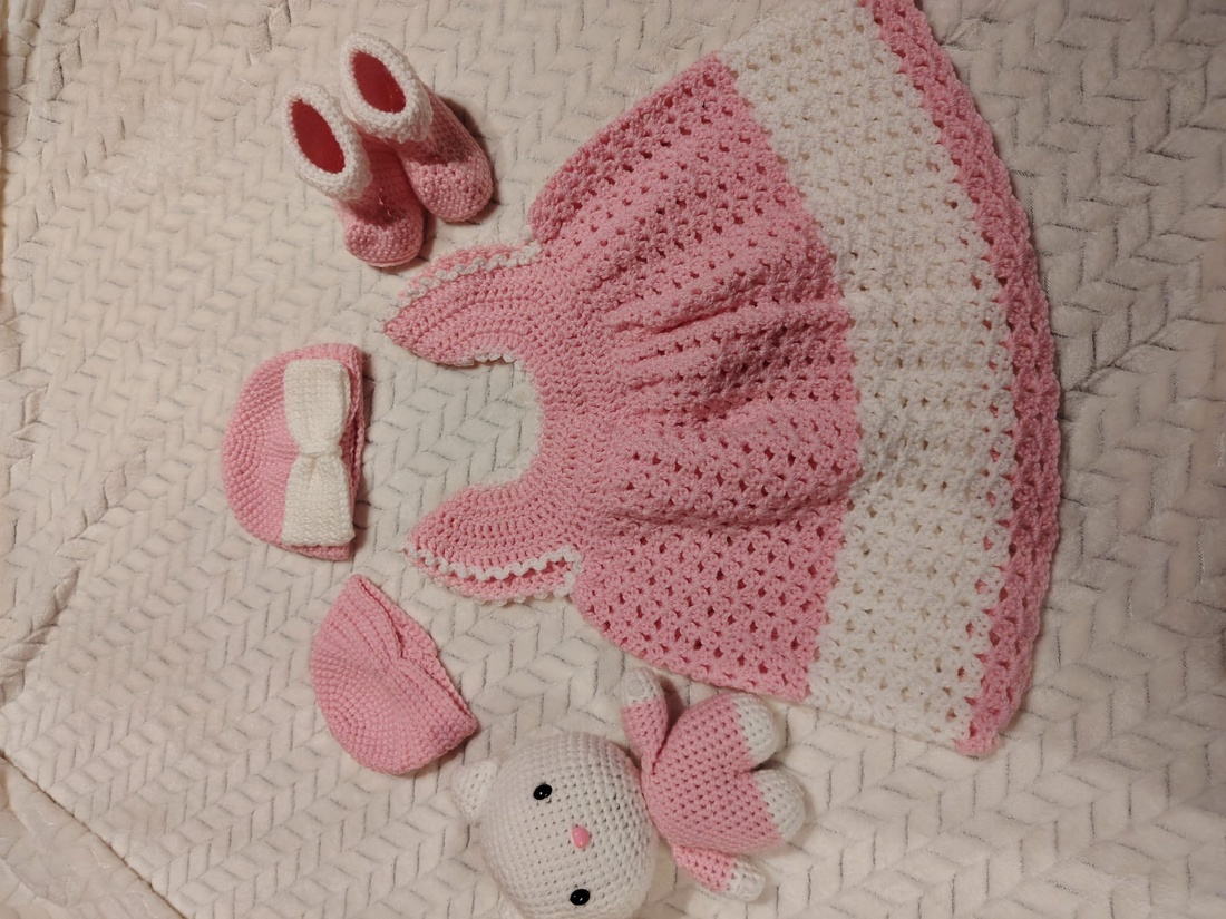 Set crosetat bebelusi - jucării și echipamente pentru copii - daruri de botez - Artynos.ro