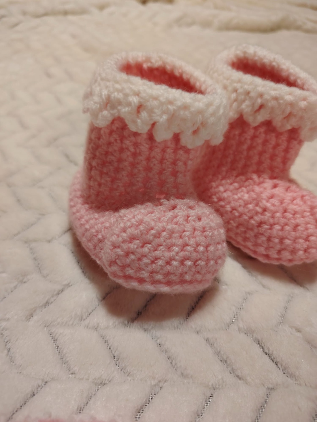 Set crosetat bebelusi - jucării și echipamente pentru copii - daruri de botez - Artynos.ro