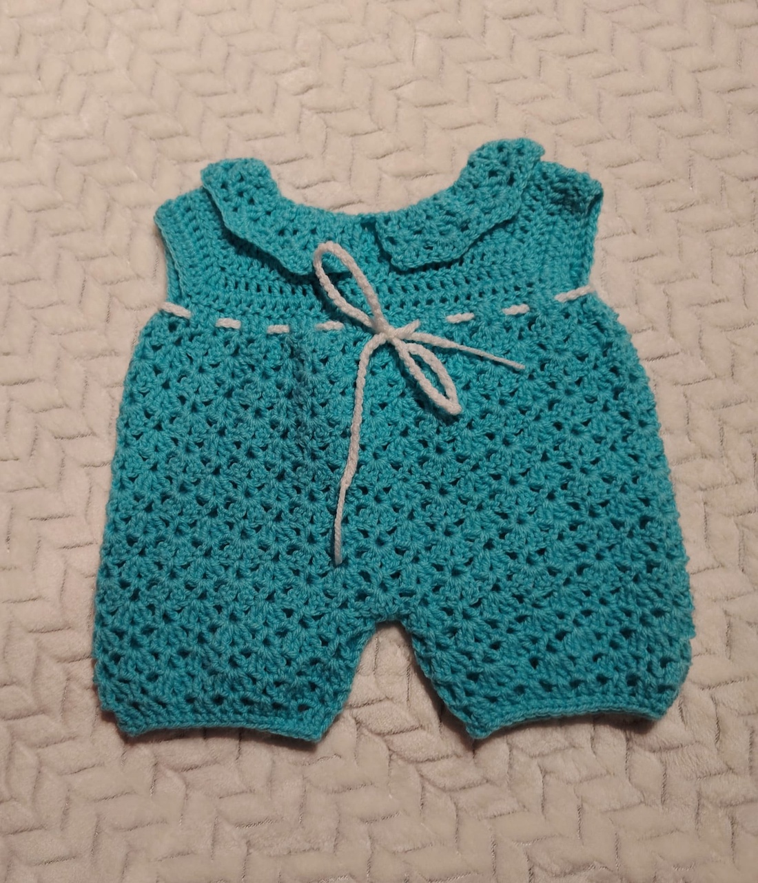 Salopeta nou nascuti - îmbrăcăminte și modă - haine bebeluși și copii - body bebeluși - Artynos.ro