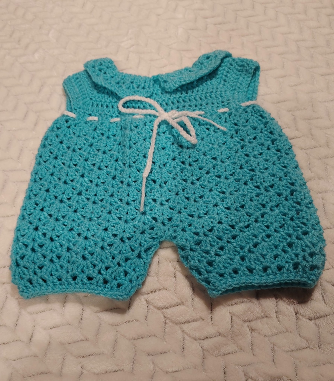 Salopeta nou nascuti - îmbrăcăminte și modă - haine bebeluși și copii - body bebeluși - Artynos.ro