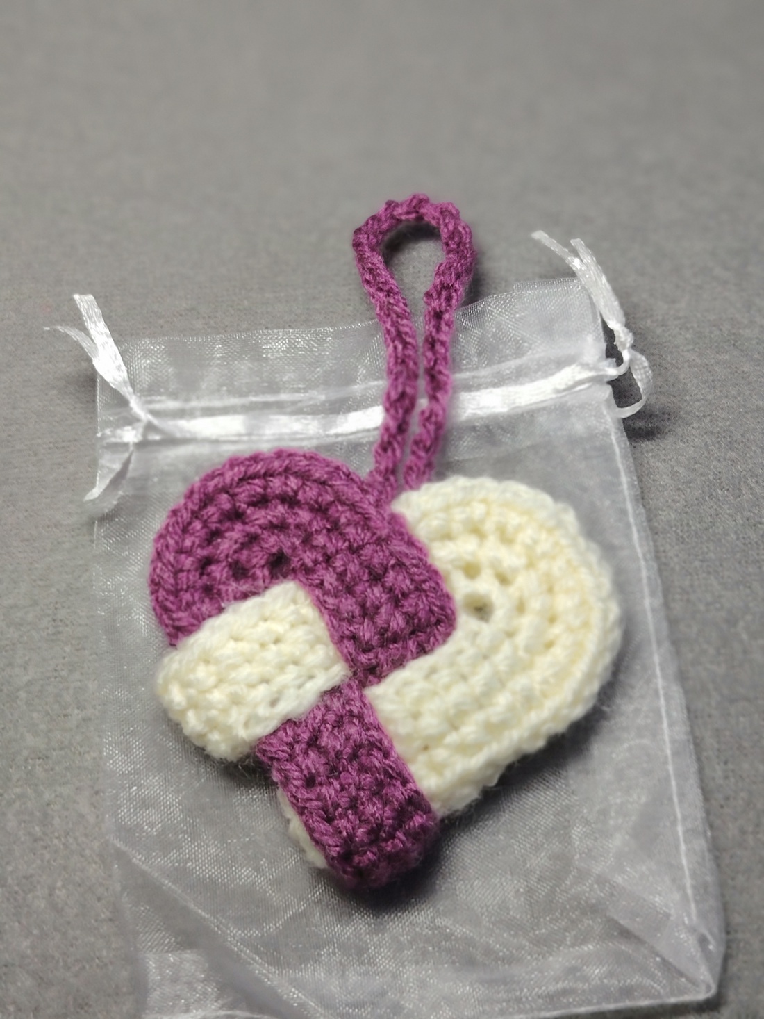 Breloc crosetat inima - genți și portofele - accesorii genți - breloc - Artynos.ro
