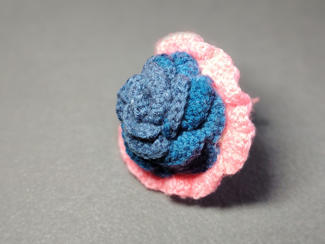 Mini buchet cu un trandafir crosetat - casă & stil de viață - decorațiuni de casă - accesorii florale - buchete de flori - Artynos.ro