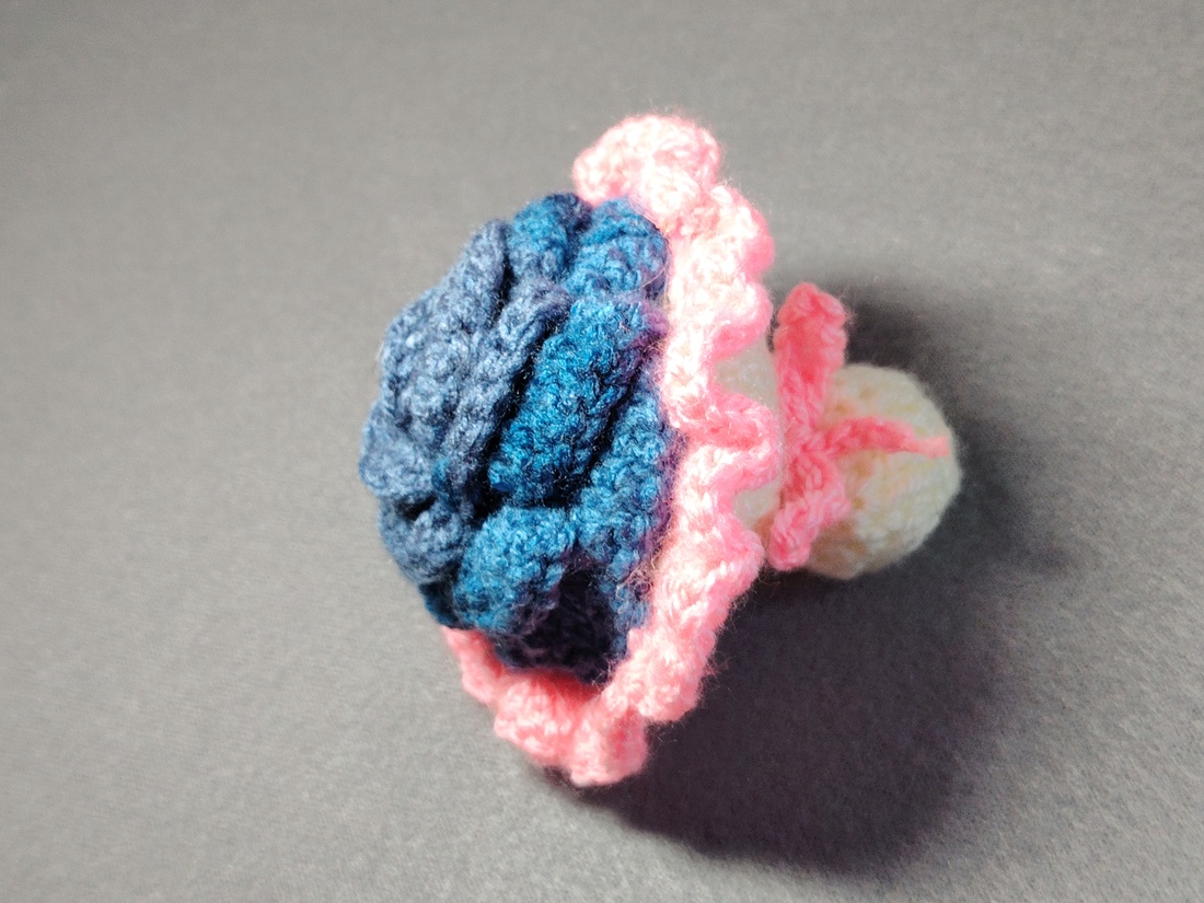 Mini buchet cu un trandafir crosetat - casă & stil de viață - decorațiuni de casă - accesorii florale - buchete de flori - Artynos.ro