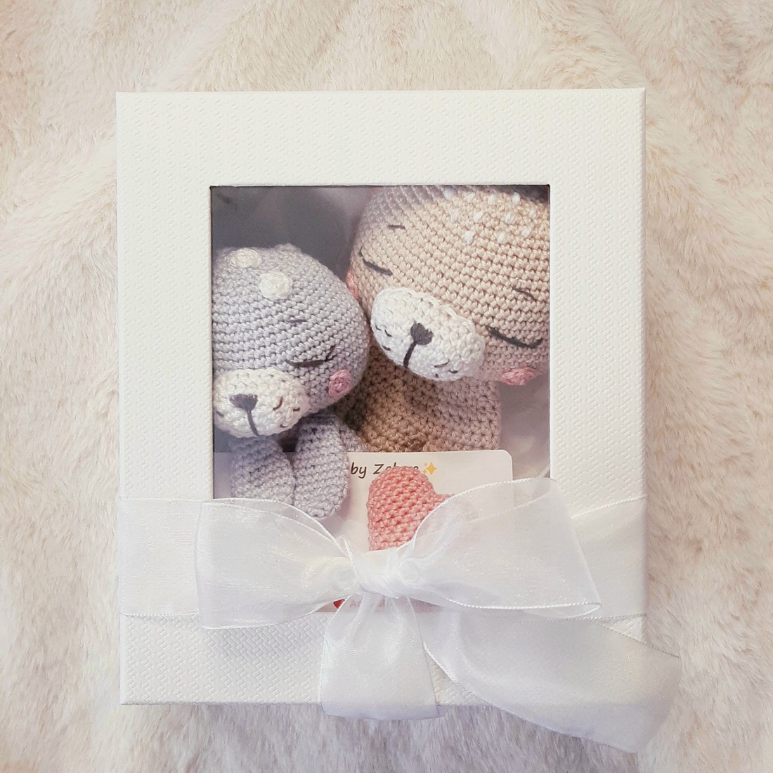 Set Cadou Premium: Focă și Pui Focă � Naturale (Bumbac și Lână) - jucării și echipamente pentru copii - cadouri baby shower - Artynos.ro