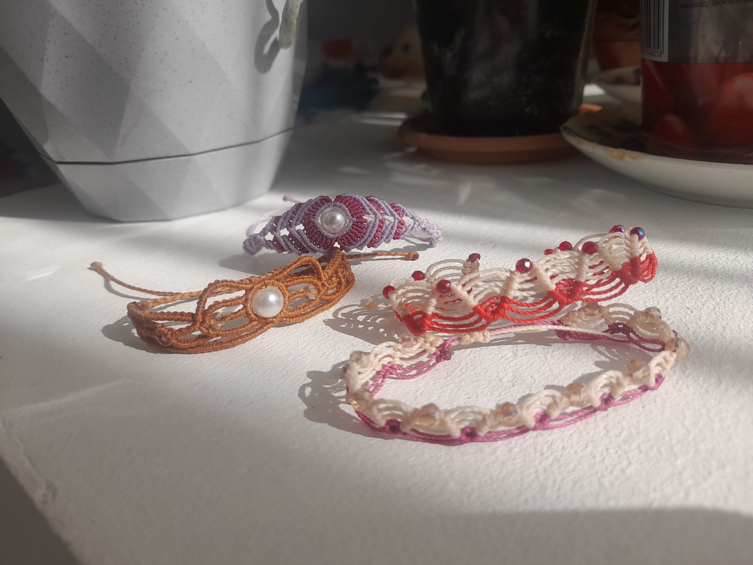 Set 4 bratari macrame - crăciun - cadouri de moș crăciun - cadouri de moș crăciun - Artynos.ro Set 4 bratari macrame - crăciun - cadouri de moș crăciun - cadouri de moș crăciun - Artynos.ro