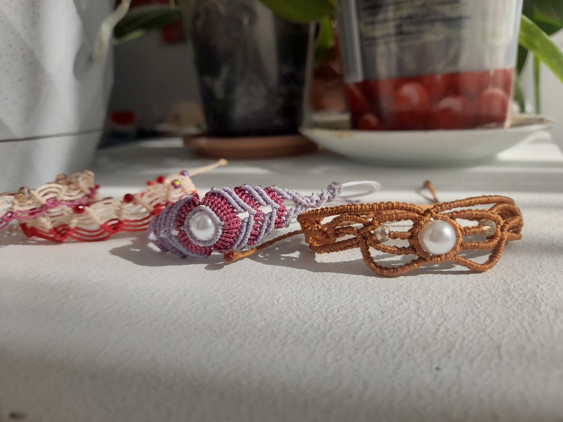 Set 4 bratari macrame - crăciun - cadouri de moș crăciun - cadouri de moș crăciun - Artynos.ro Set 4 bratari macrame - crăciun - cadouri de moș crăciun - cadouri de moș crăciun - Artynos.ro