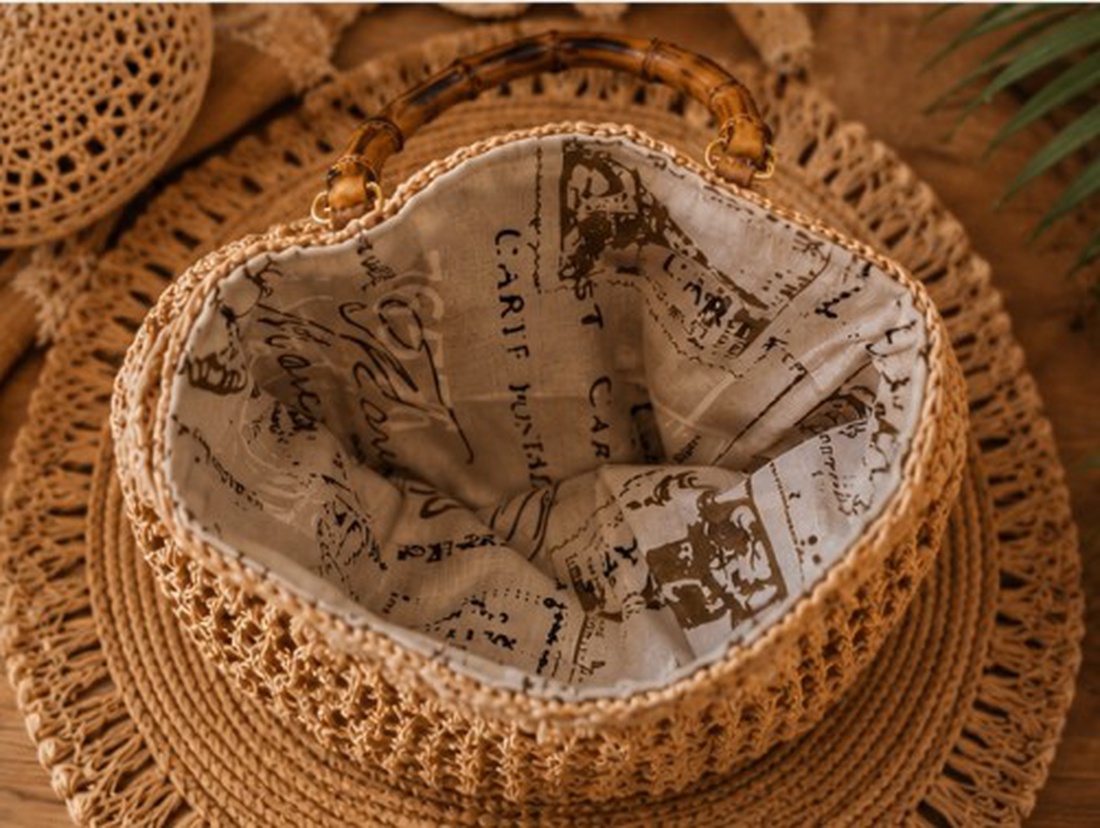 Geantă artizanală din Raffia cu manere din bambus - genți și portofele - genți de mână și umăr - geantă casual - Artynos.ro